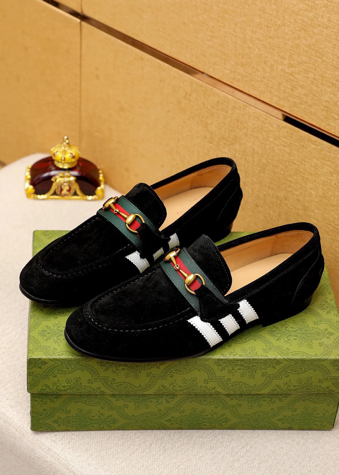 Men's shoes 💰480 💐 Product trademark: GUCCI "Gucci" casual leather shoes Regular size: 38-44 (45.46🉑️customized) Product materials: Selected imported first-layer frosted cowhide upper + classic hardware buckle, imported cowhide leather lining. Strong three-dimensional visual effect, original outsole Color: 4⃣️colors available